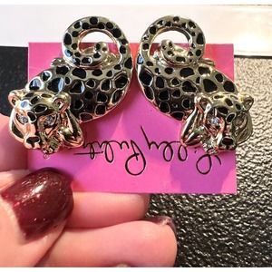 Lilly Pulitzer Gold Tone Signed Cheetah Leopard Stud Post Earrings NEW